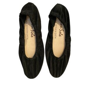 London Sole by Jane Winkeorth Black Perfirated Suede ballet flats Size 40 NEW